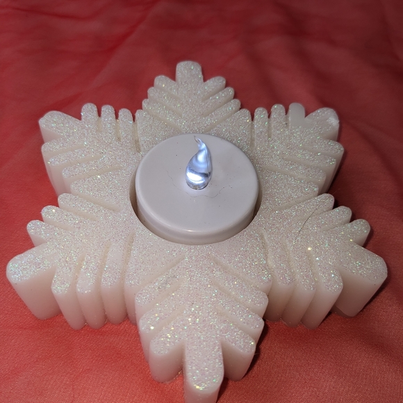 Pier One NIB Snowflake flameless LED  tealight candle holder set white g… - Picture 4 of 17